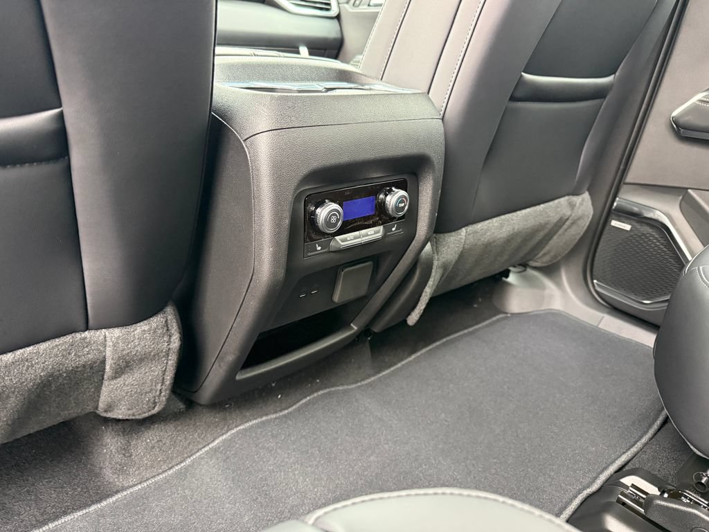 New 2026 GMC Acadia Elevation w/ Black Edition FWD image 17