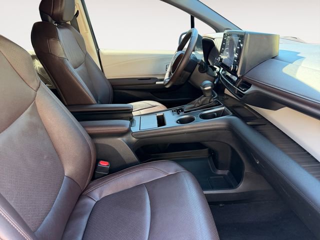 Used 2023 Toyota Sienna Platinum FWD image 15