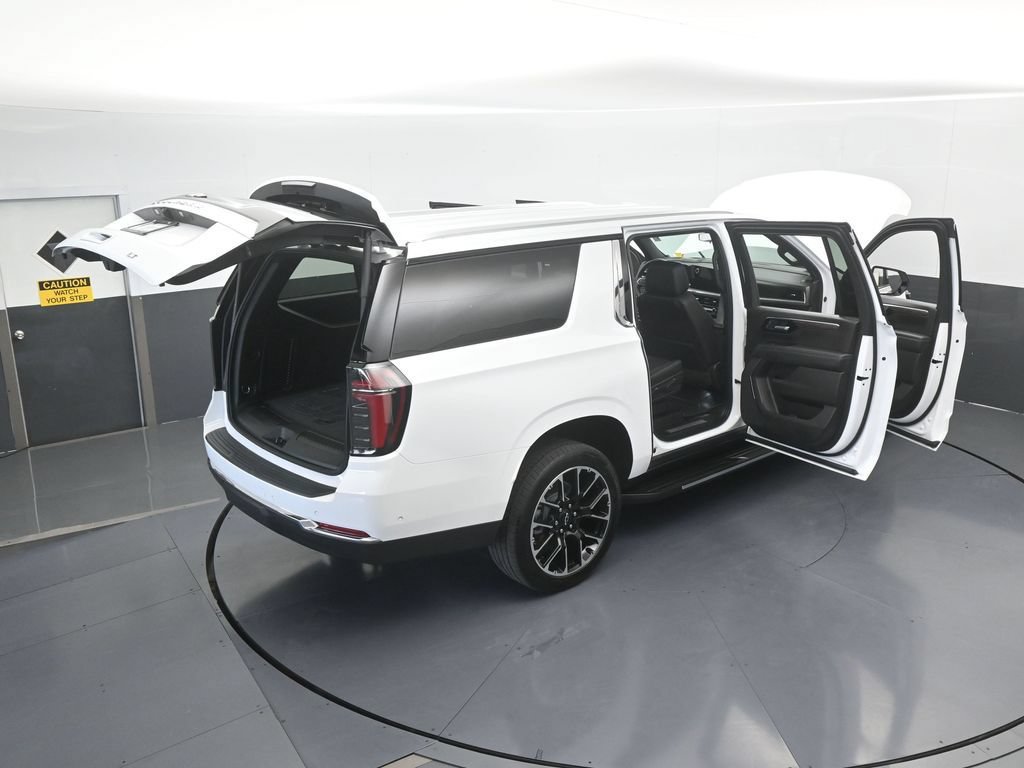 Used 2025 Chevrolet Suburban LT RWD image 80