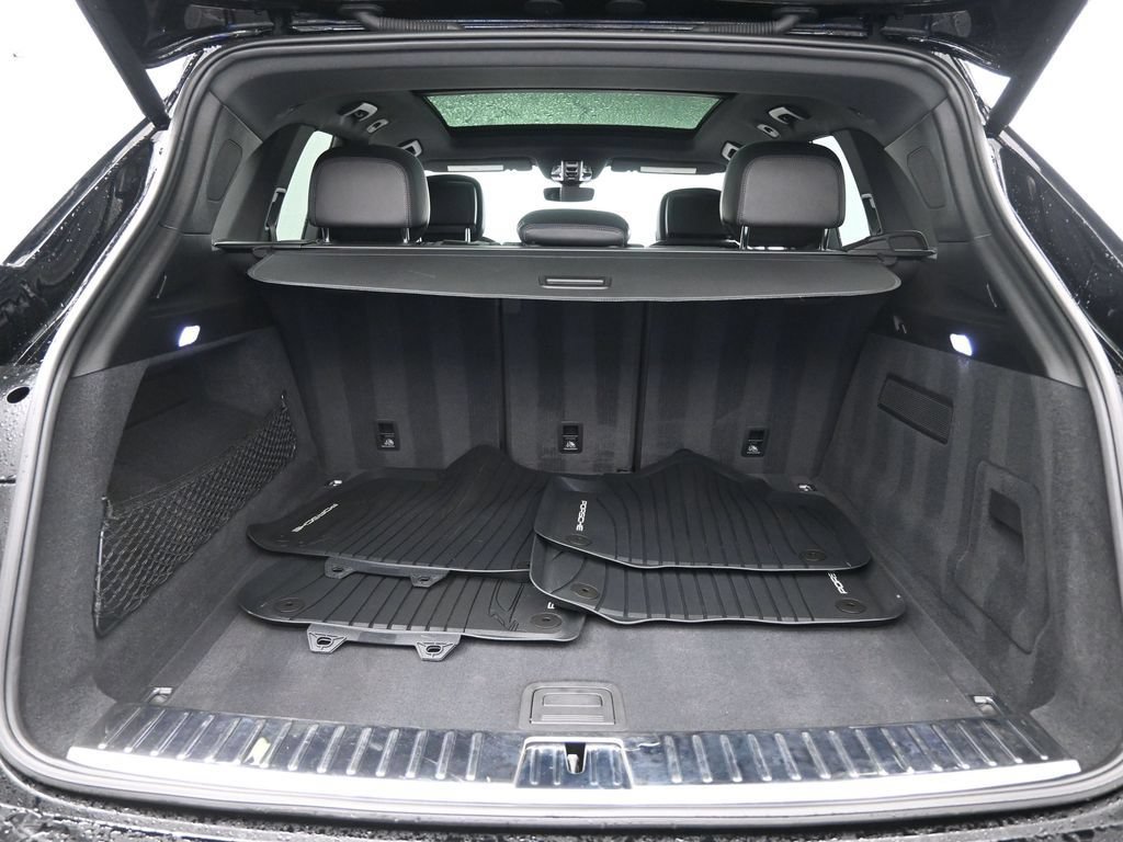 Used 2022 Porsche Cayenne Platinum Edition AWD/4WD image 28