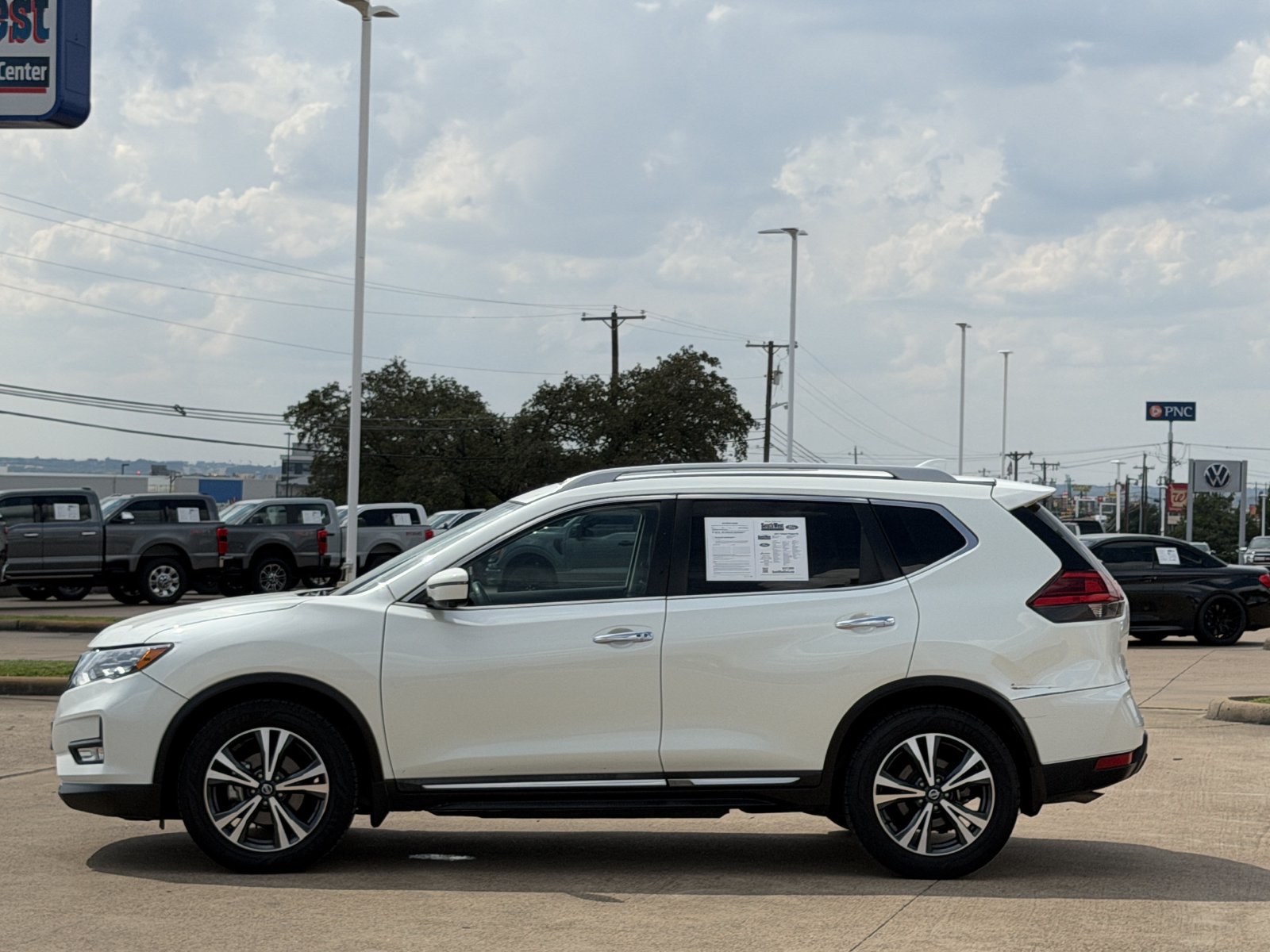 Used 2017 Nissan Rogue SL w/ SL Premium Package FWD image 7