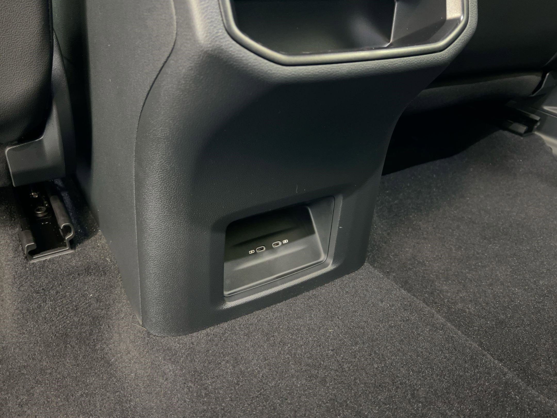 New 2026 Volkswagen Atlas Cross Sport SE image 31