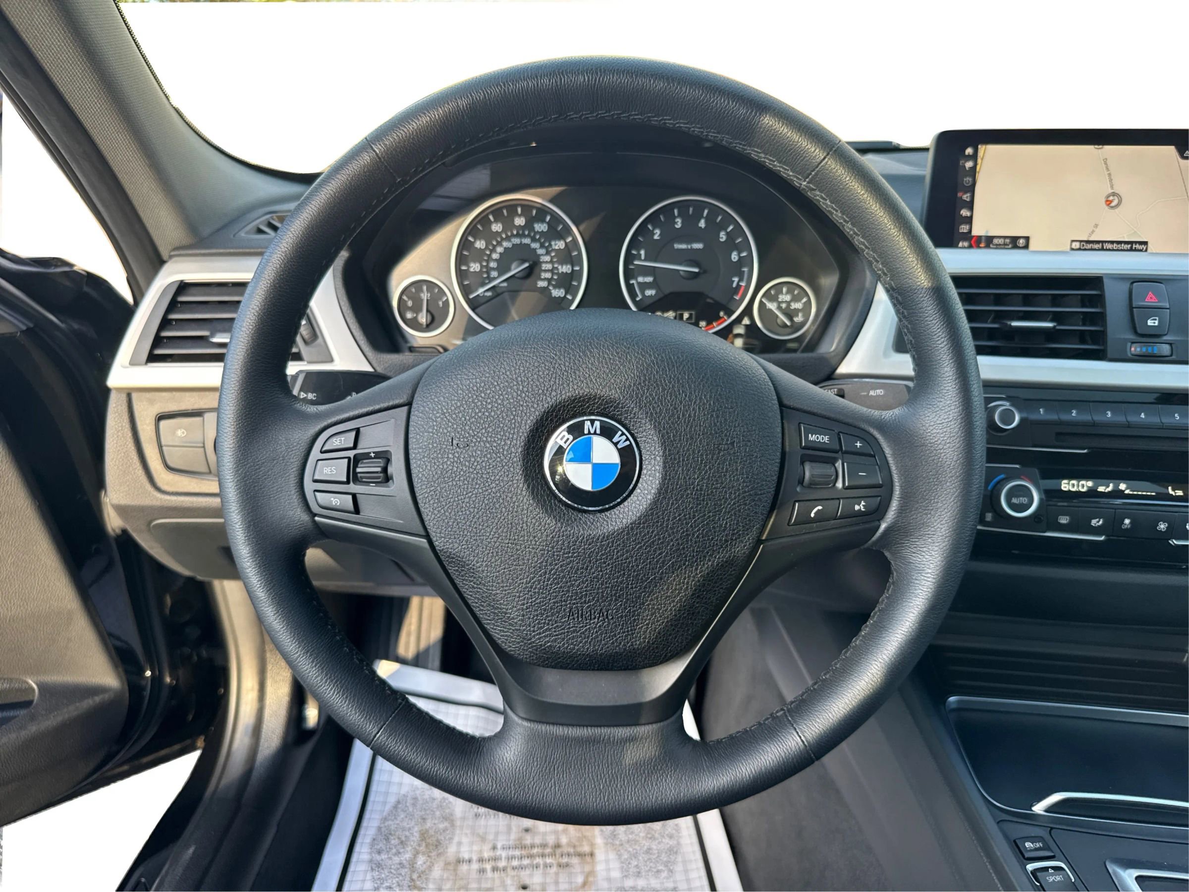 Used 2018 BMW 320i xDrive Sedan AWD/4WD image 20