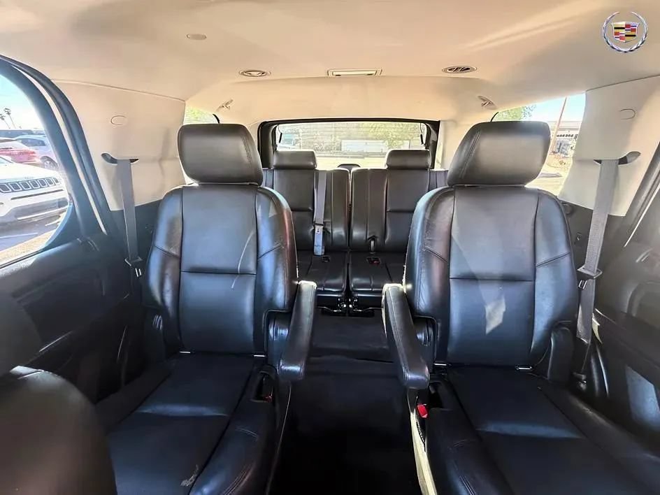 Used 2013 Cadillac Escalade Premium RWD image 10