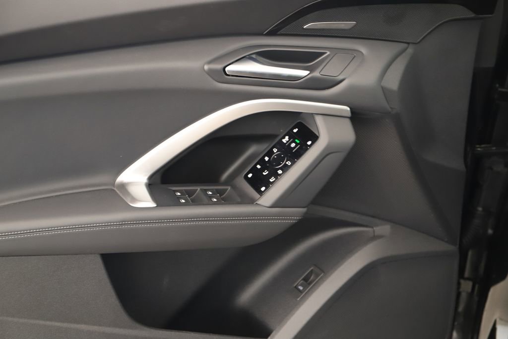 New 2025 Audi Q5 Premium Plus image 22