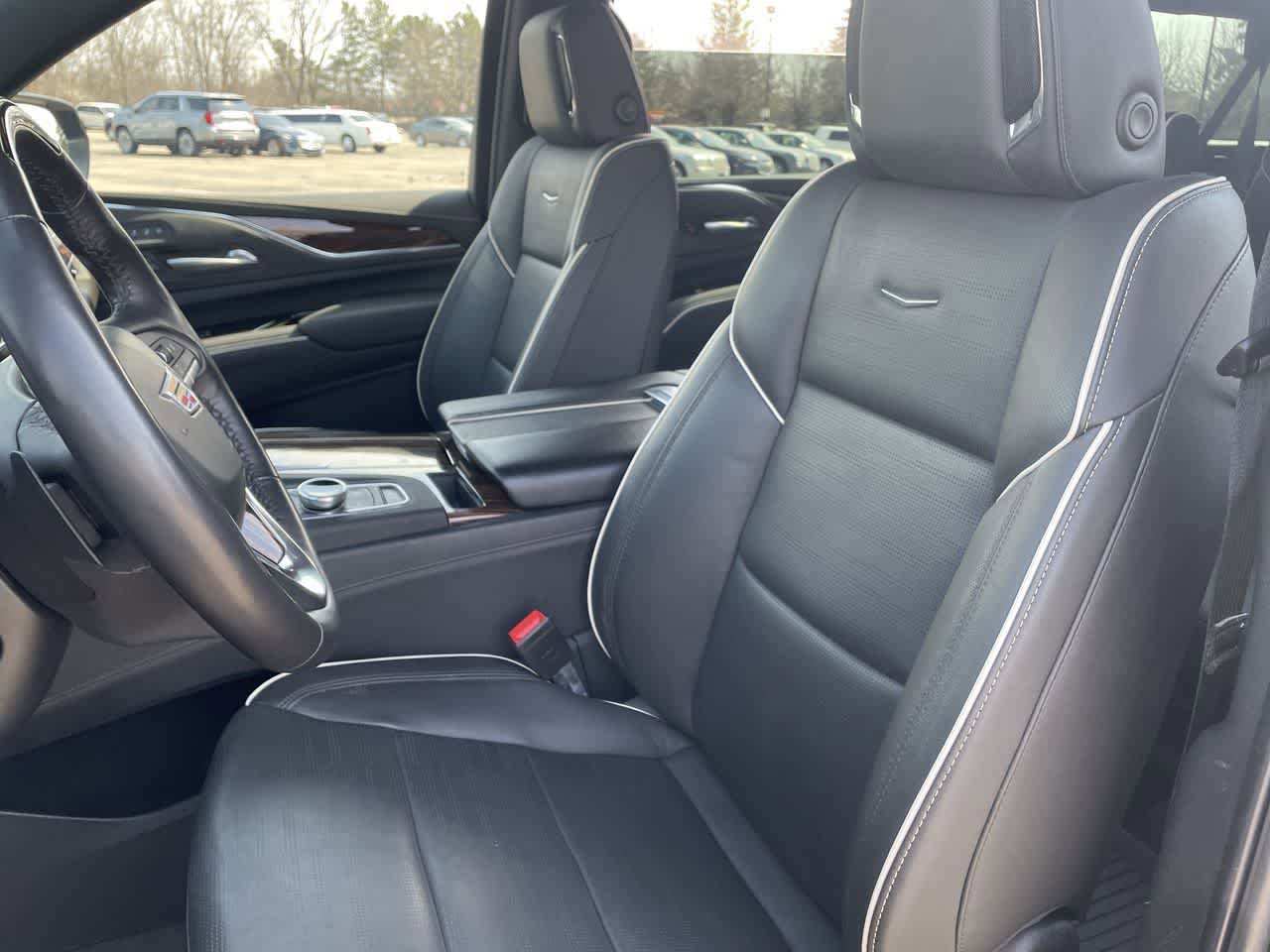 Used 2024 Cadillac Escalade ESV Premium Luxury image 12