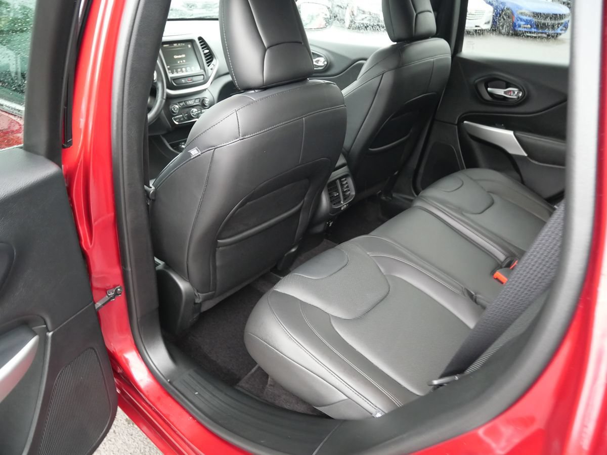 Used 2016 Jeep Cherokee Overland AWD/4WD image 20