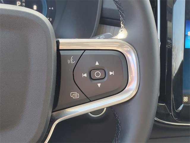 Certified 2025 Volvo XC40 B5 Core w/ Protection Package Premier image 20