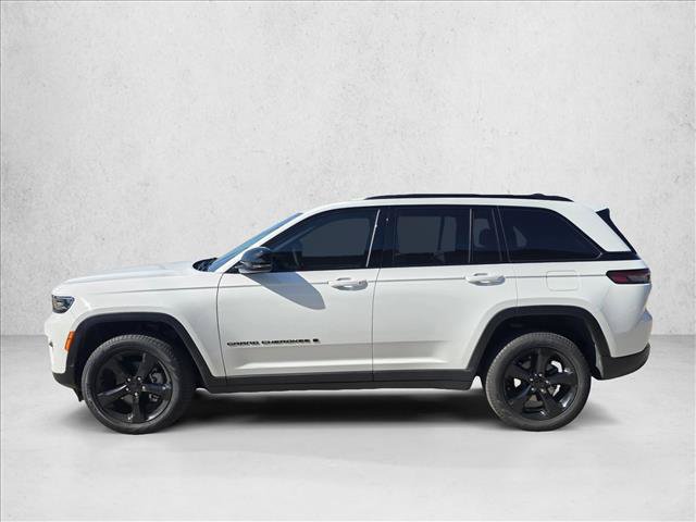 Used 2025 Jeep Grand Cherokee Limited w/ Black Appearance Package AWD/4WD image 6
