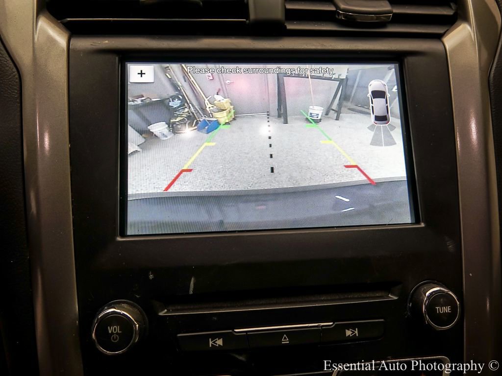 Certified 2018 Ford Fusion SE w/ Fusion SE Technology Package FWD image 17