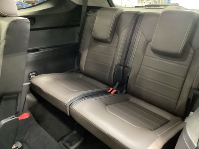 Certified 2025 Volkswagen Atlas SEL image 9