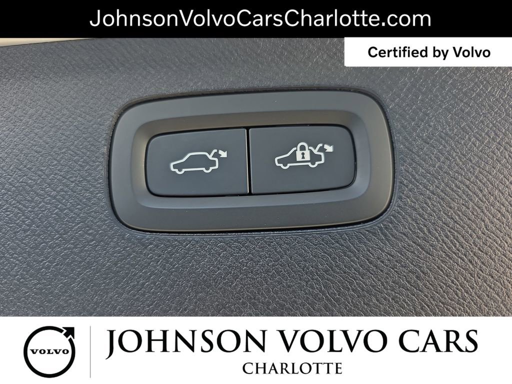 Certified 2025 Volvo XC90 B6 Plus image 23