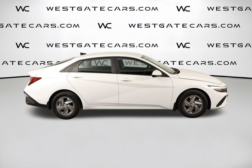 Used 2025 Hyundai Elantra SE FWD image 40