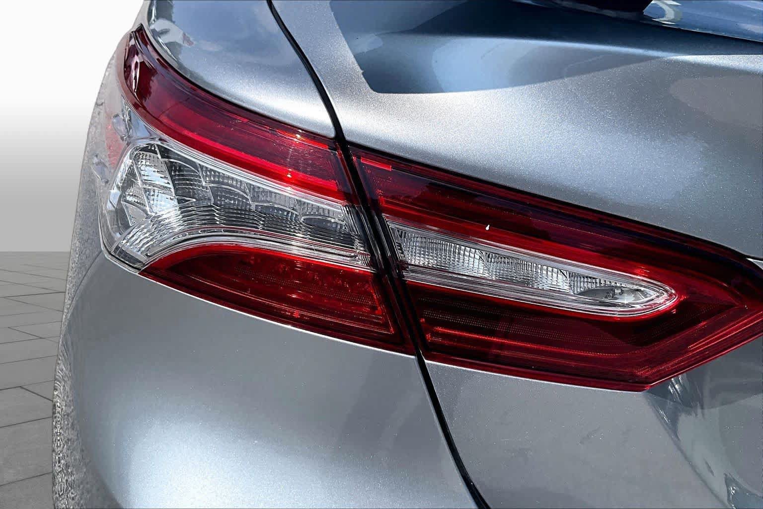 Used 2020 Toyota Camry XLE FWD image 28