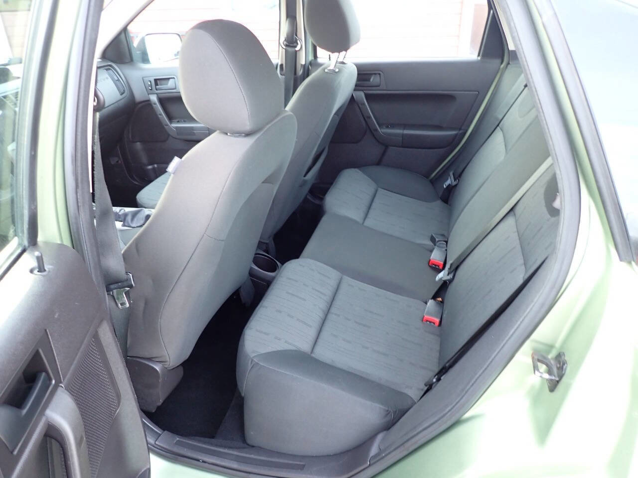 Used 2008 Ford Focus SE image 8