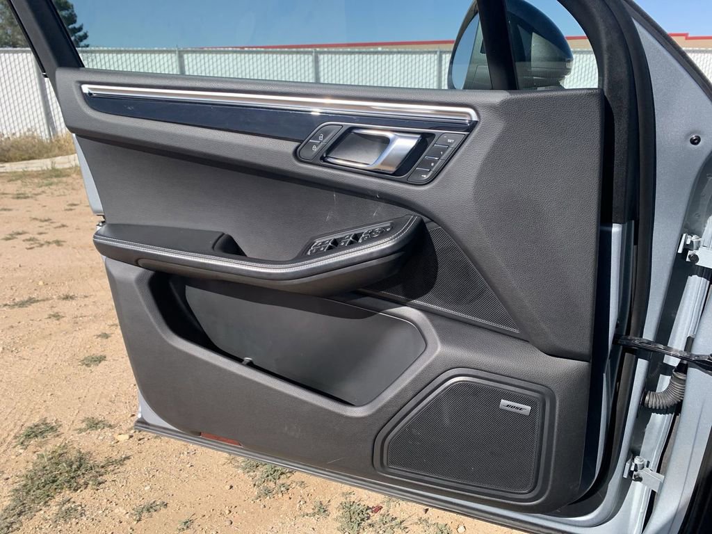 Used 2023 Porsche Macan Base image 20