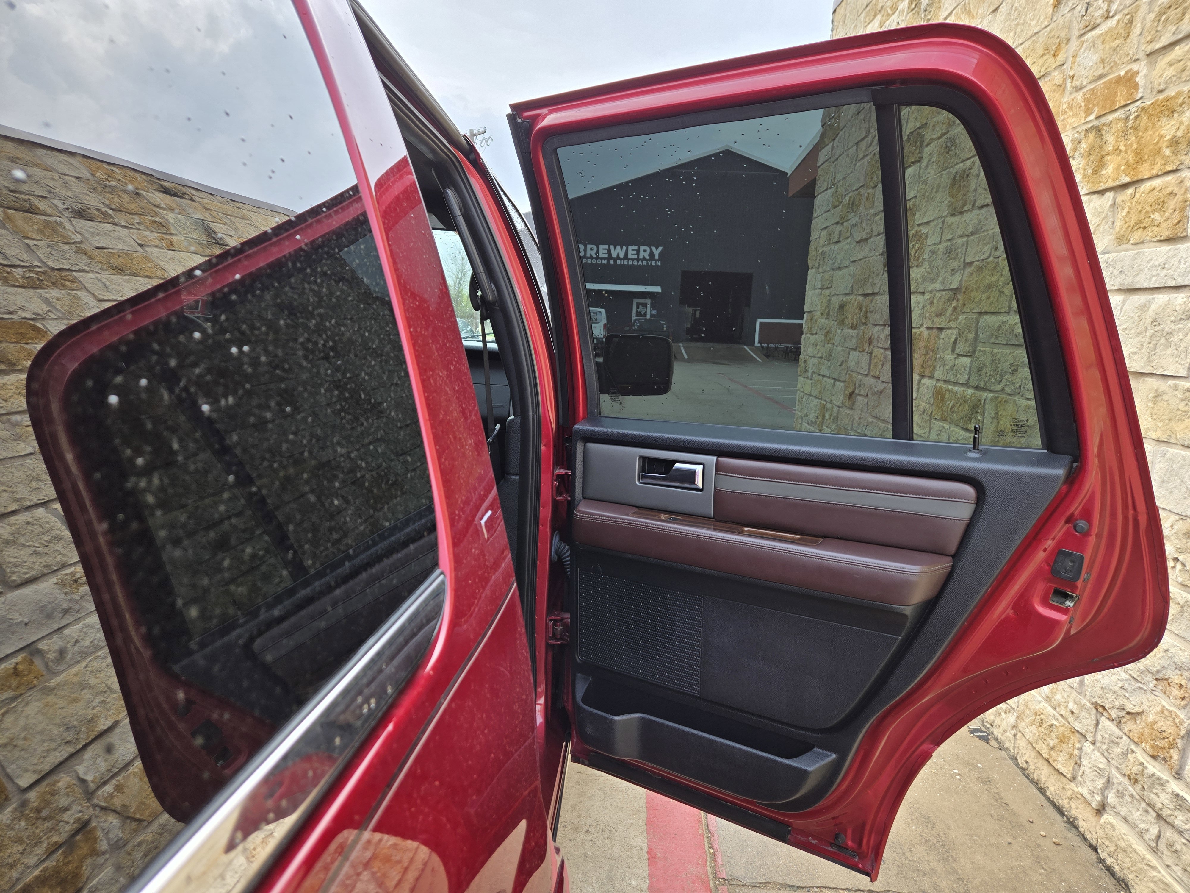 Used 2015 Ford Expedition Platinum image 11