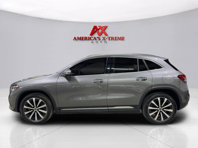 Used 2021 Mercedes-Benz GLA 250 4MATIC w/ Premium Package image 4