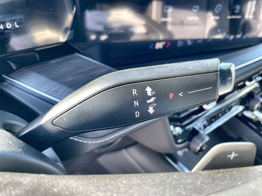 New 2026 Chevrolet Suburban Premier image 21