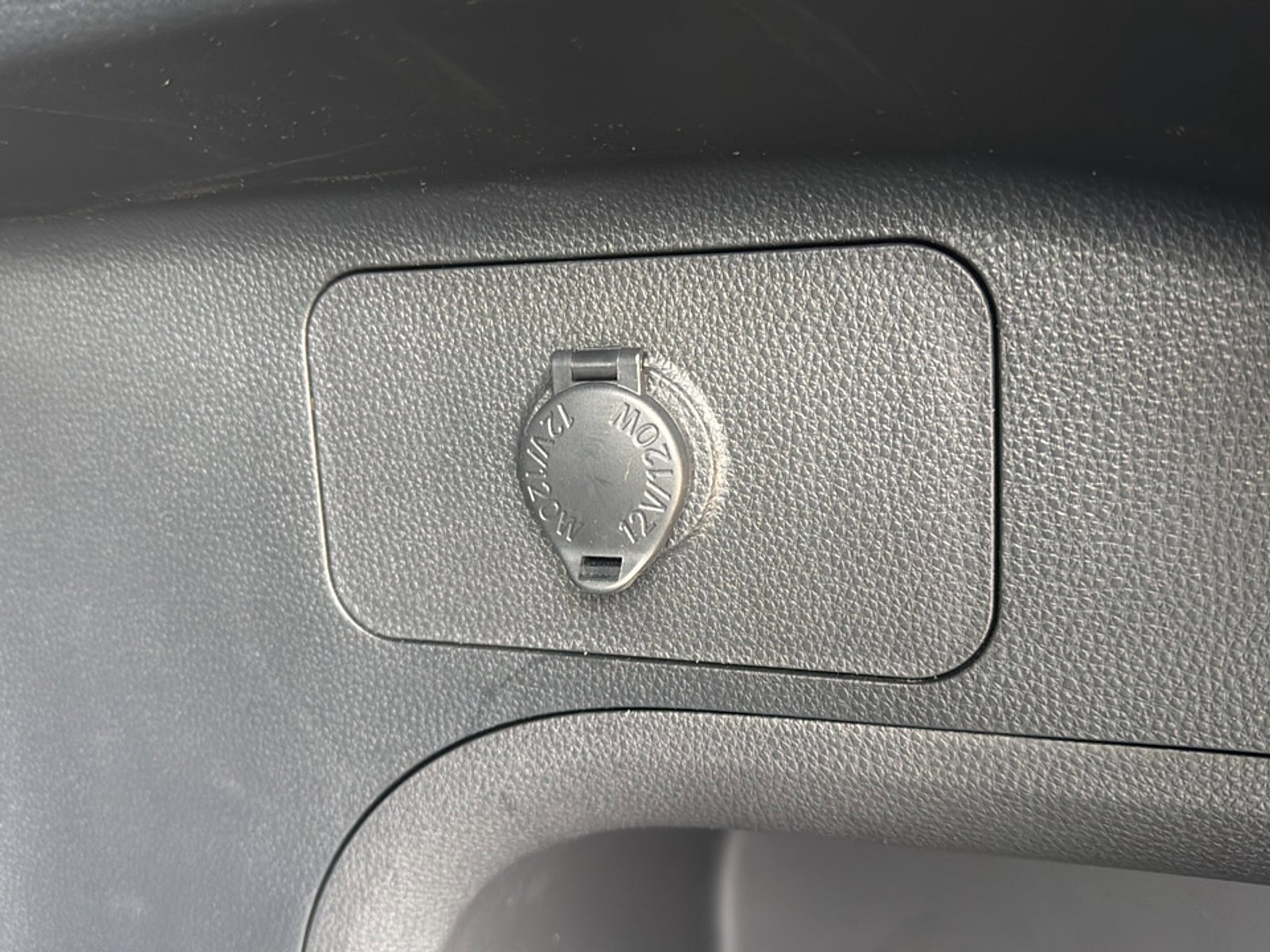 Used 2022 Toyota RAV4 SE w/ Weather & Moonroof Package image 24