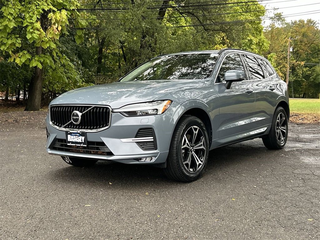 Certified 2022 Volvo XC60 B5 Momentum w/ Climate Package