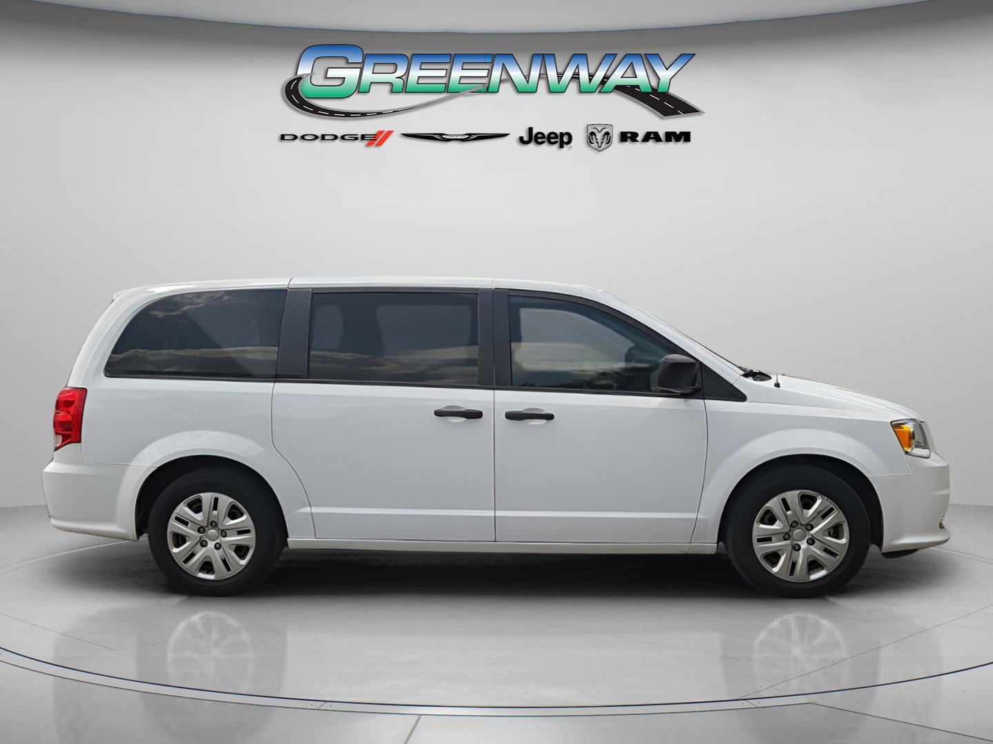 Used 2019 Dodge Grand Caravan SE FWD image 5
