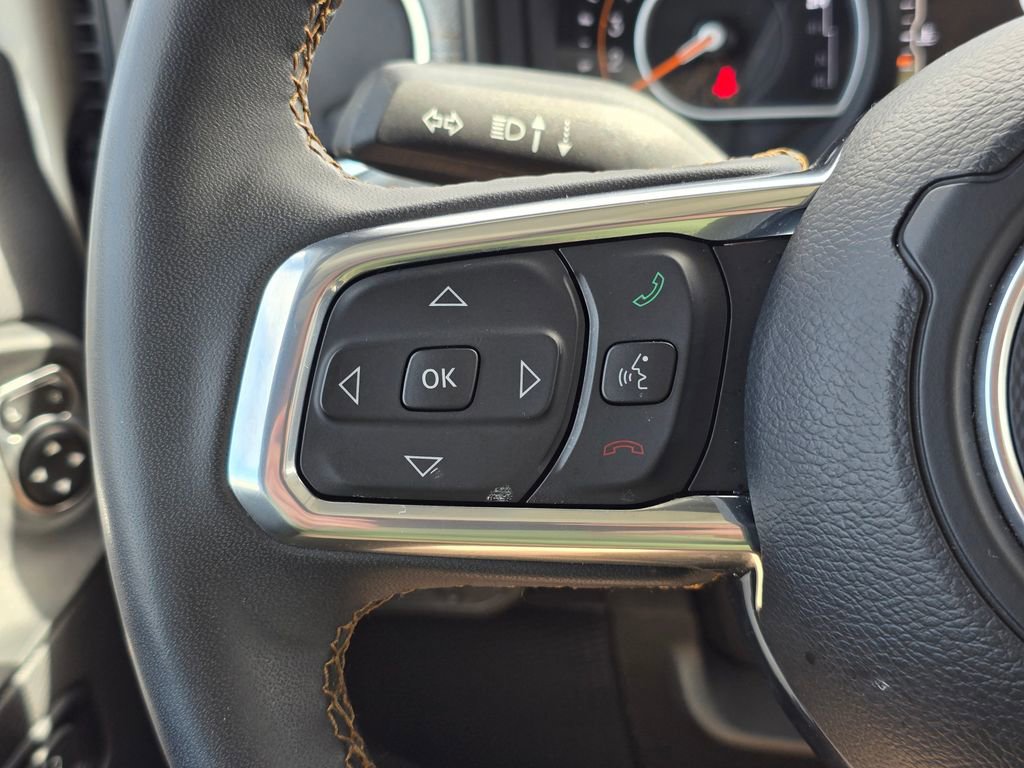 Used 2024 Jeep Wrangler Sahara image 31