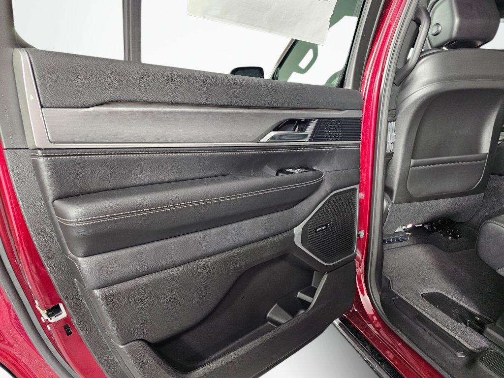 New 2026 Jeep Grand Wagoneer Limited AWD/4WD image 34