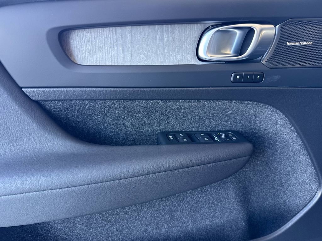 New 2026 Volvo XC40 B5 Ultra w/ Climate Package image 10