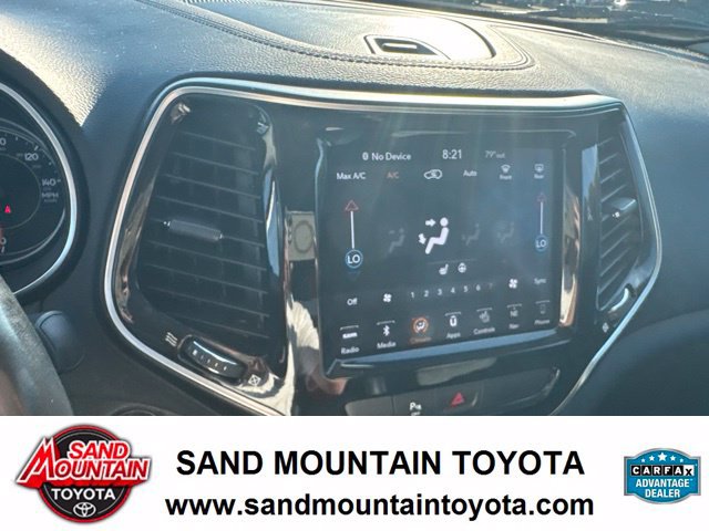 Used 2019 Jeep Cherokee Limited AWD/4WD image 24