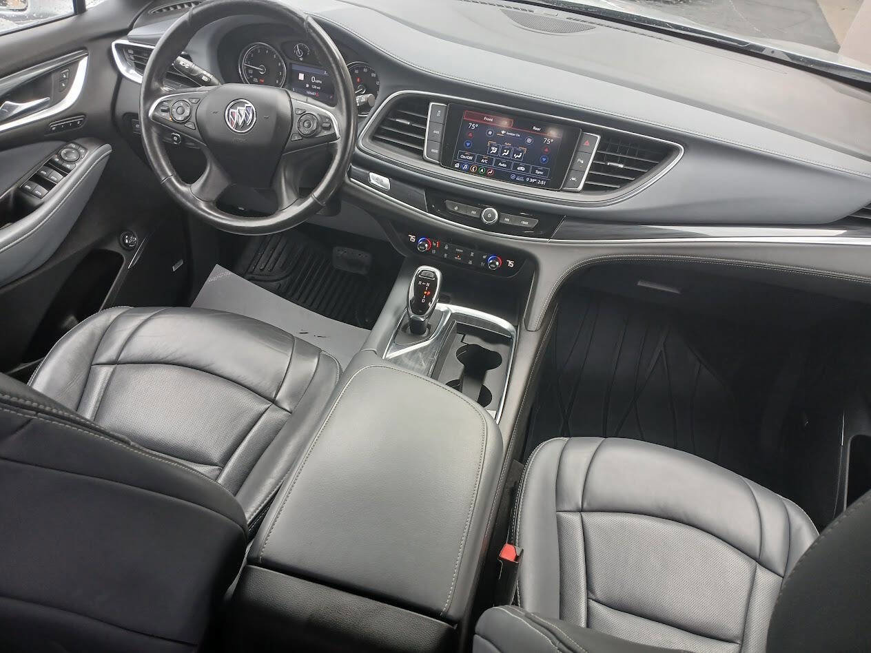 Used 2020 Buick Enclave Premium w/ Surround and Sites Package image 10