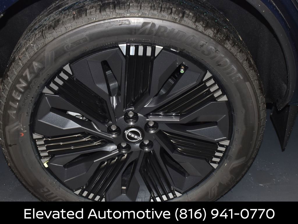 Certified 2025 Nissan Murano Platinum w/ Cargo Package image 5