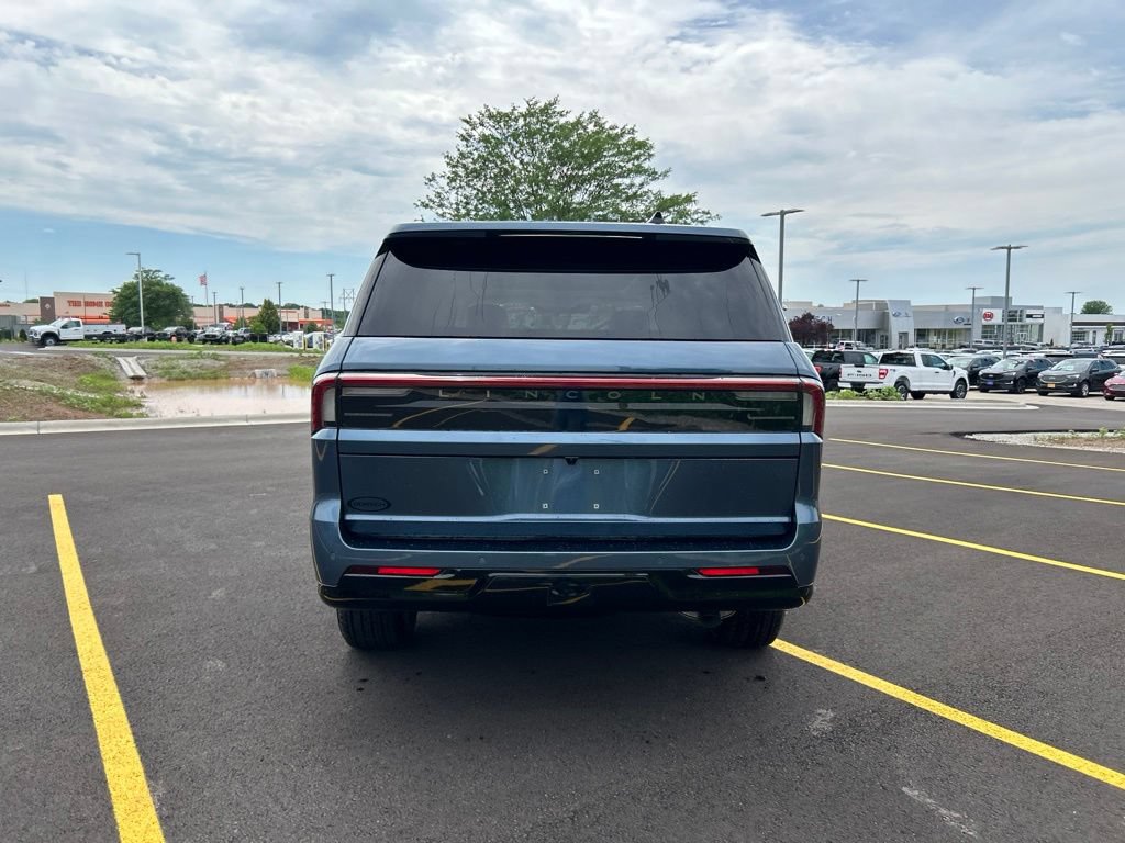 New 2027 Lincoln Navigator Reserve AWD/4WD image 7