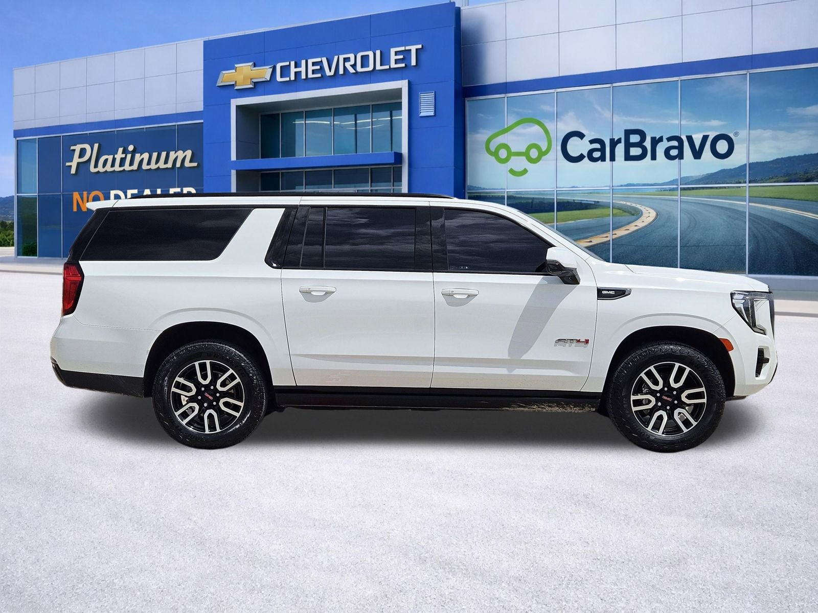 Used 2024 GMC Yukon XL AT4 w/ AT4 Premium Package AWD/4WD image 7