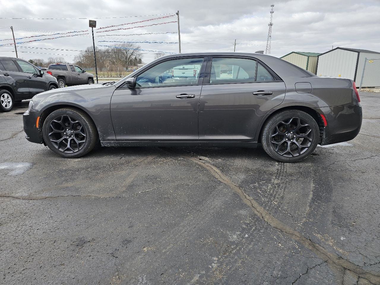 Used 2019 Chrysler 300 S image 30