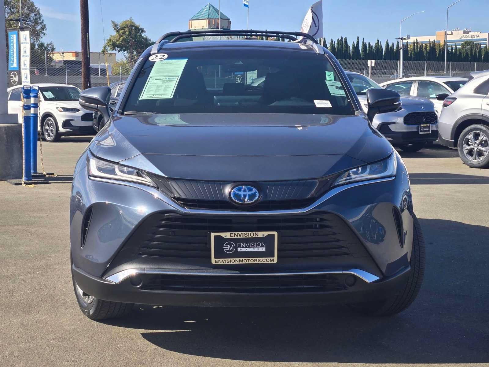 Used 2022 Toyota Venza XLE AWD/4WD image 2