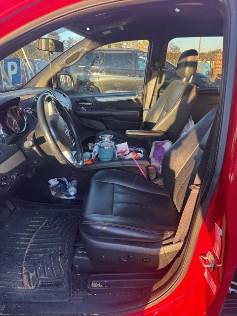 Used 2014 Dodge Grand Caravan R/T image 6