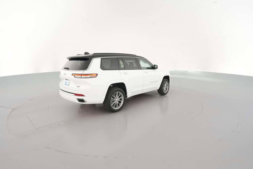 New 2025 Jeep Grand Cherokee L Summit w/ Luxury Tech Group V image 12