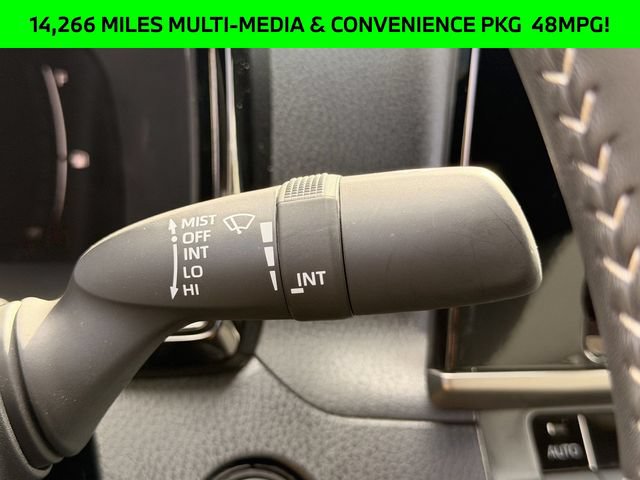 Used 2025 Toyota Camry SE FWD image 17