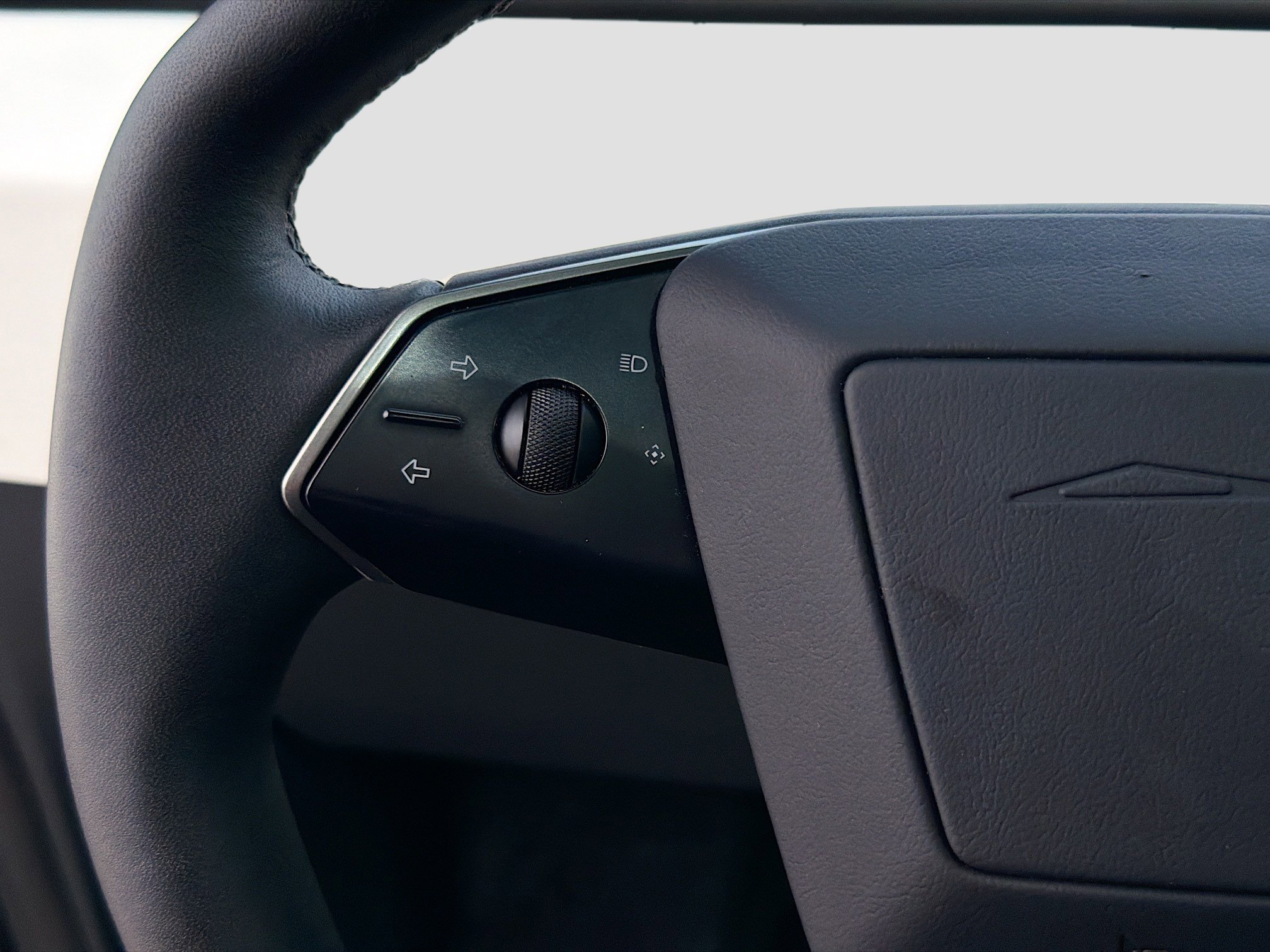 Used 2024 Tesla Cybertruck AWD Crew Cab image 35