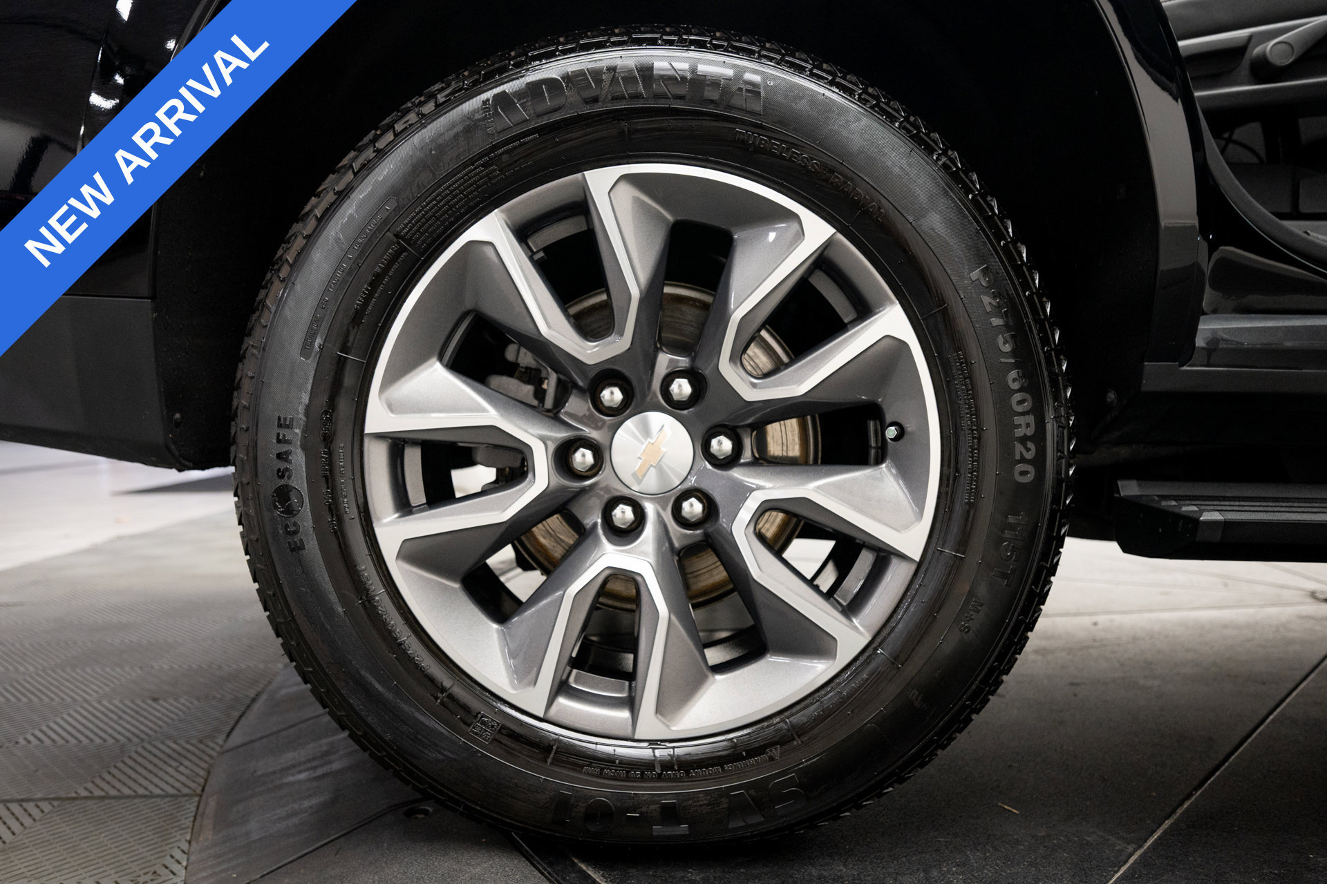 Used 2023 Chevrolet Tahoe Premier AWD/4WD image 23
