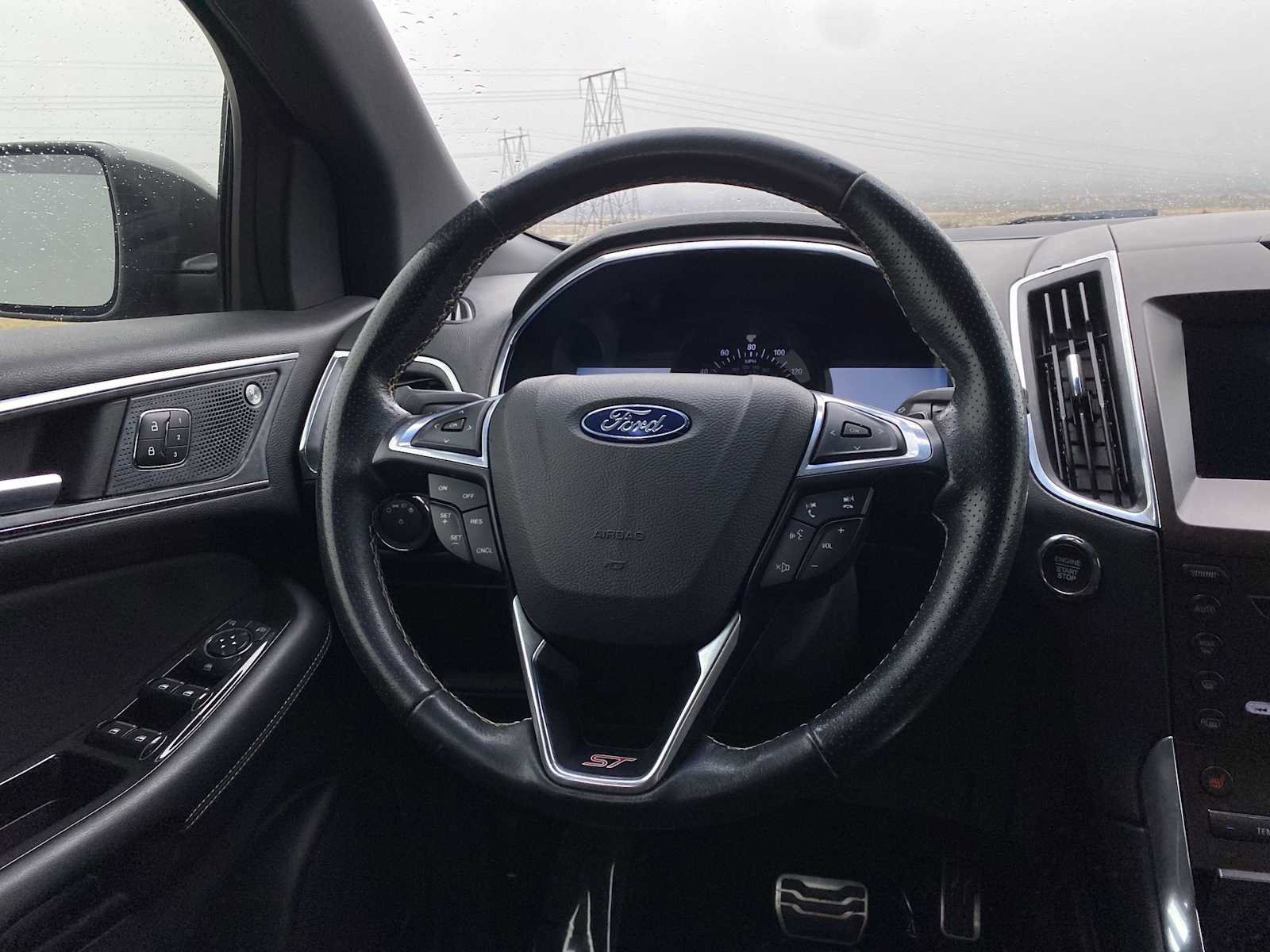 Used 2019 Ford Edge ST image 30