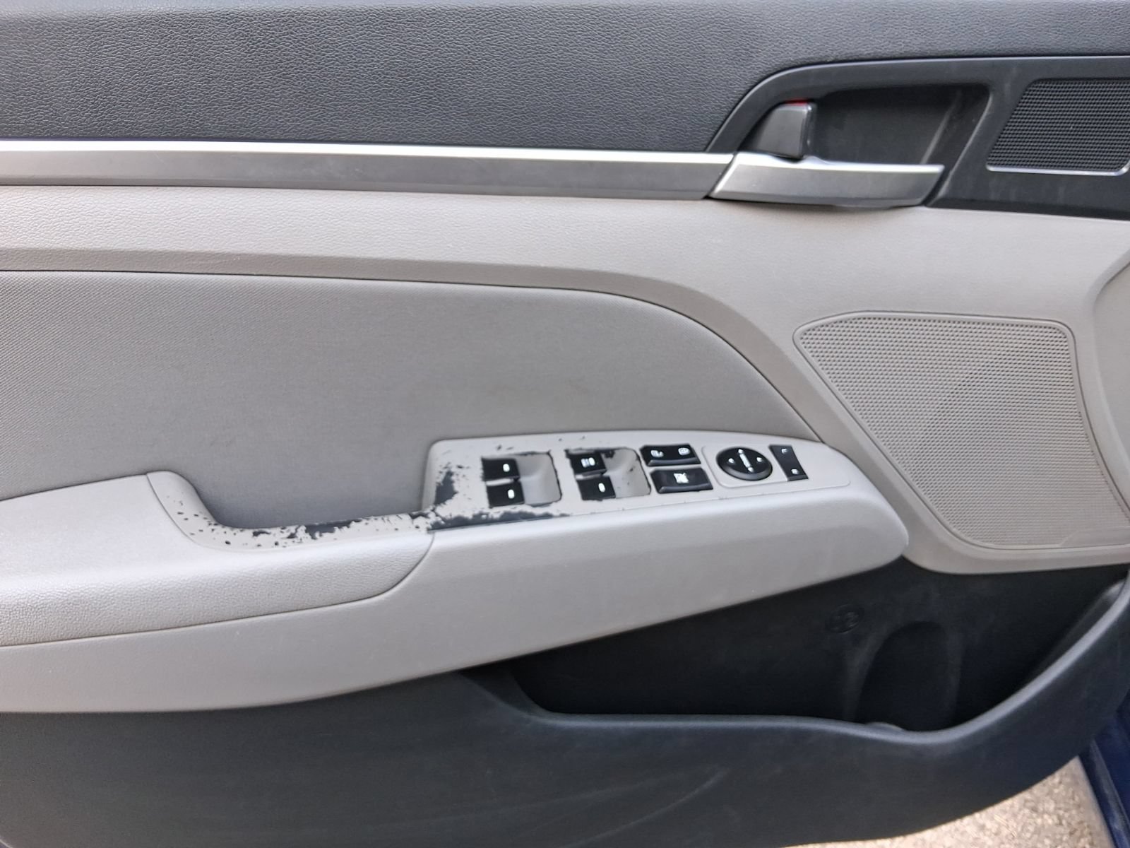 Used 2019 Hyundai Elantra SEL FWD image 19