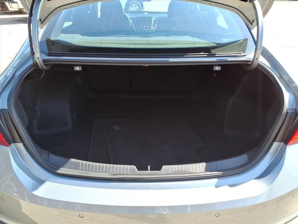Used 2024 Chevrolet Malibu LT image 8