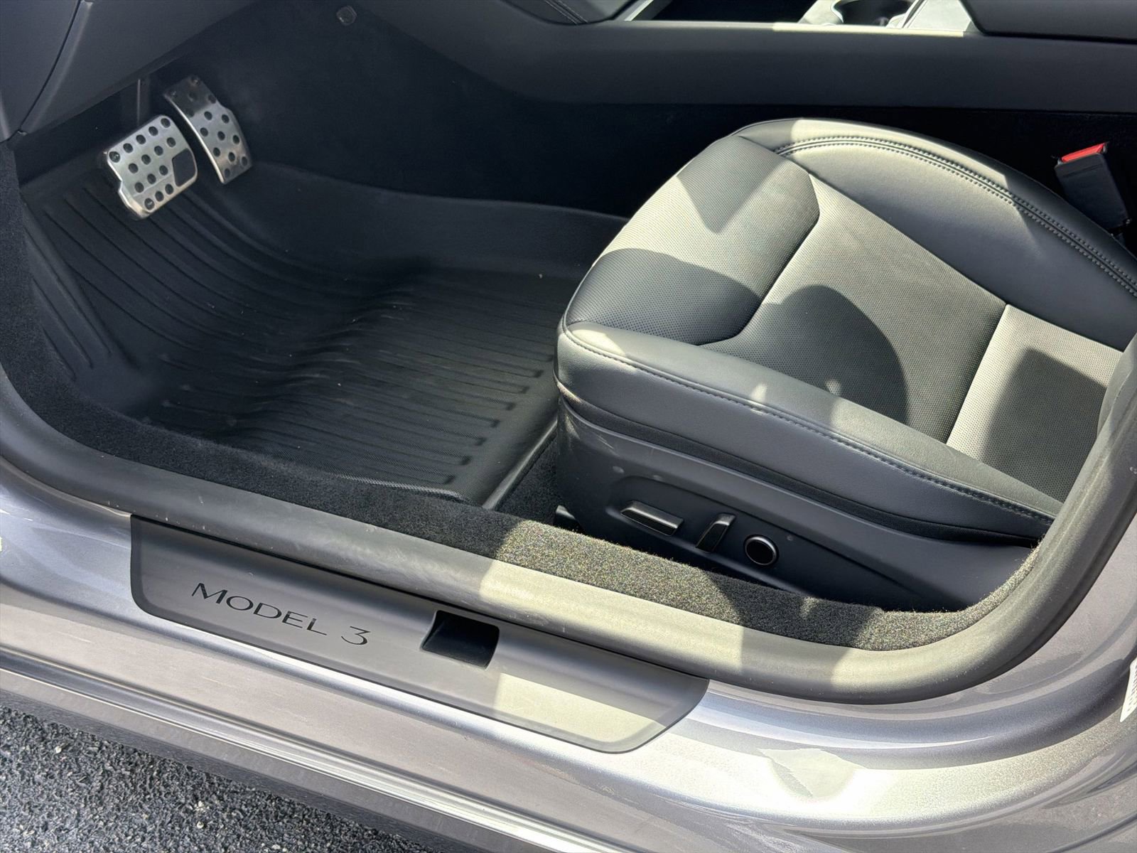 Used 2025 Tesla Model 3 RWD image 17