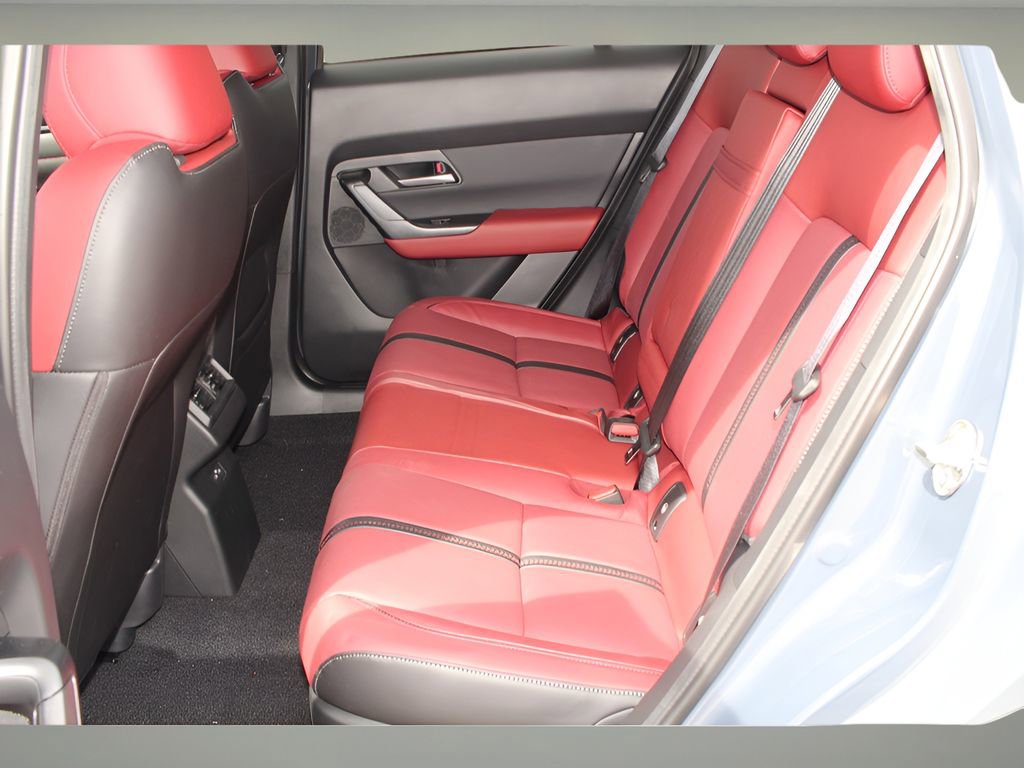 Used 2025 MAZDA CX-50 AWD 2.5 Hybrid w/ Weather Package image 11