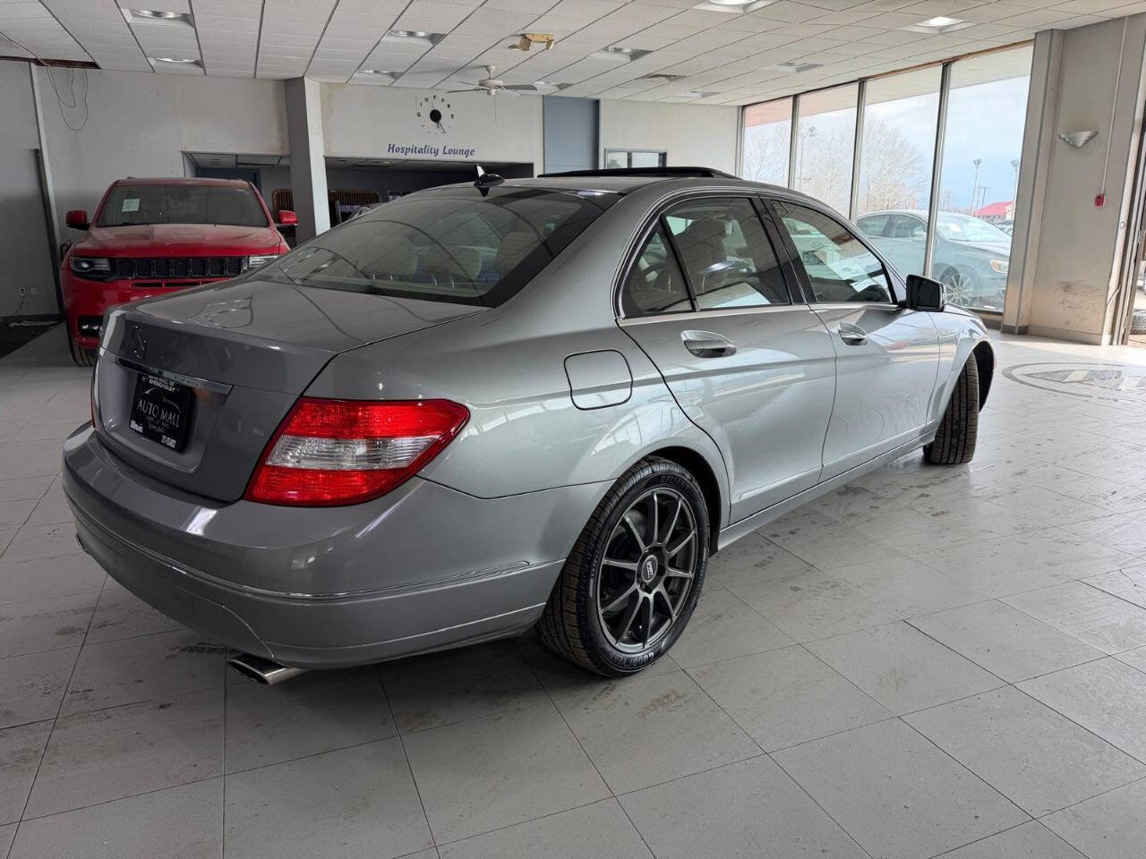 Used 2010 Mercedes-Benz C 300 Luxury image 9