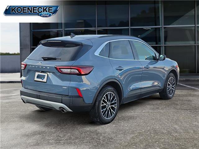 Used 2025 Ford Escape PHEV Front-Wheel Drive image 5