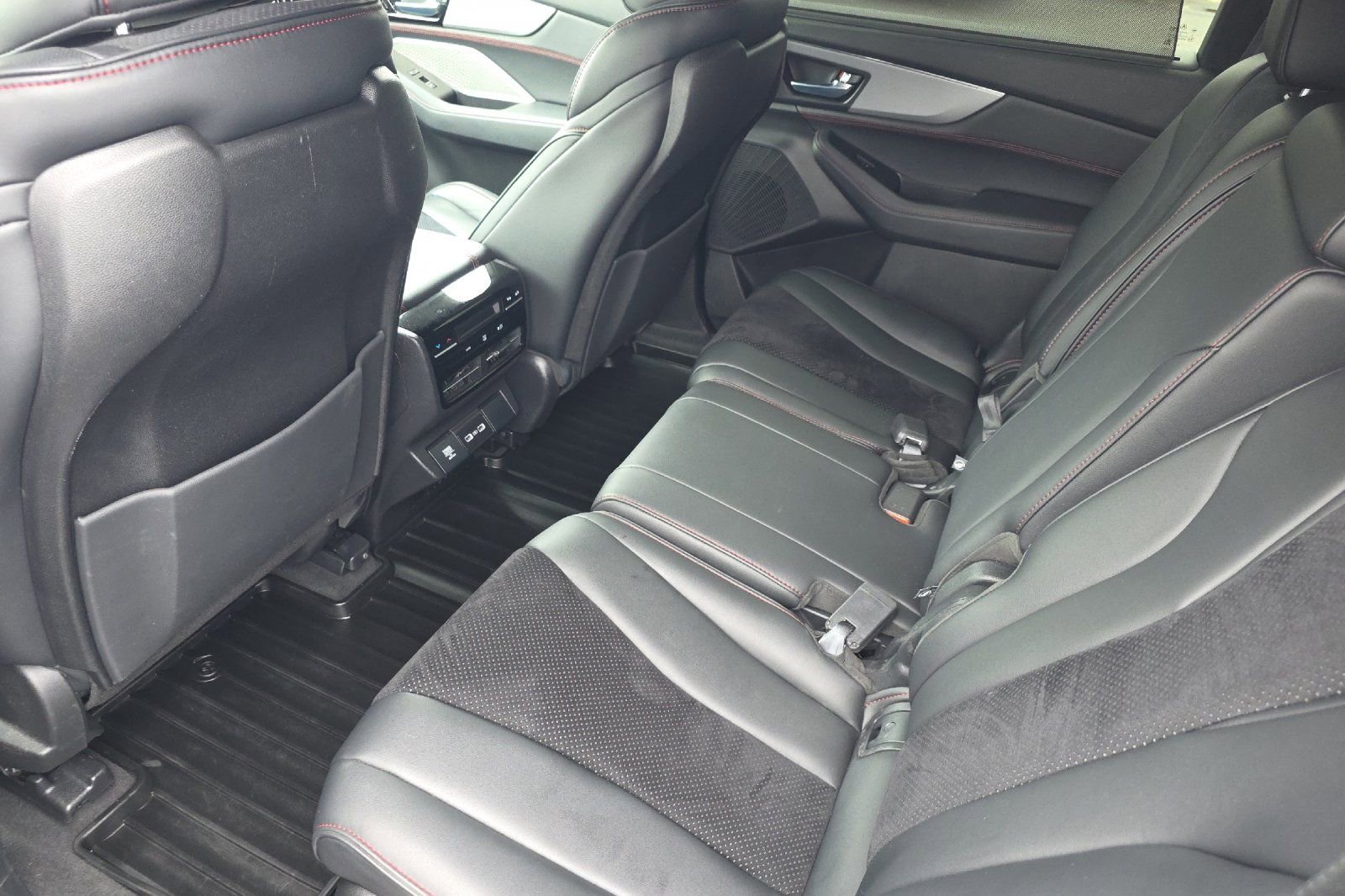 Used 2022 Acura MDX A-Spec image 12