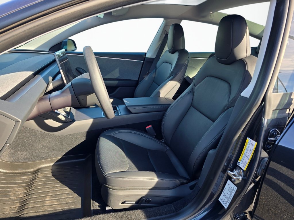 Used 2024 Tesla Model 3 Standard Range RWD image 12